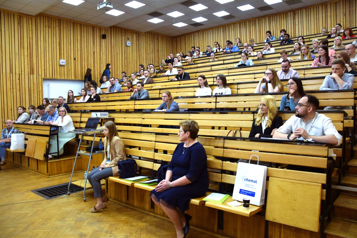 ChematChemicals's tweet photo. Właśnie wróciliśmy z XVII KOPERNIKAŃSKIEGO SEMINARIUM DOKTORANCKIEGO w Toruniu. Dziękuję za możliwośc sponsoringu i prezentacji tego jak Chemat pomaga w tworzeniu mostu pomiedzy chemikami a biznesem 💼🔬🔝 #MostPomiedzyChemikamiABiznesem https://t.co/39YjClvGqC