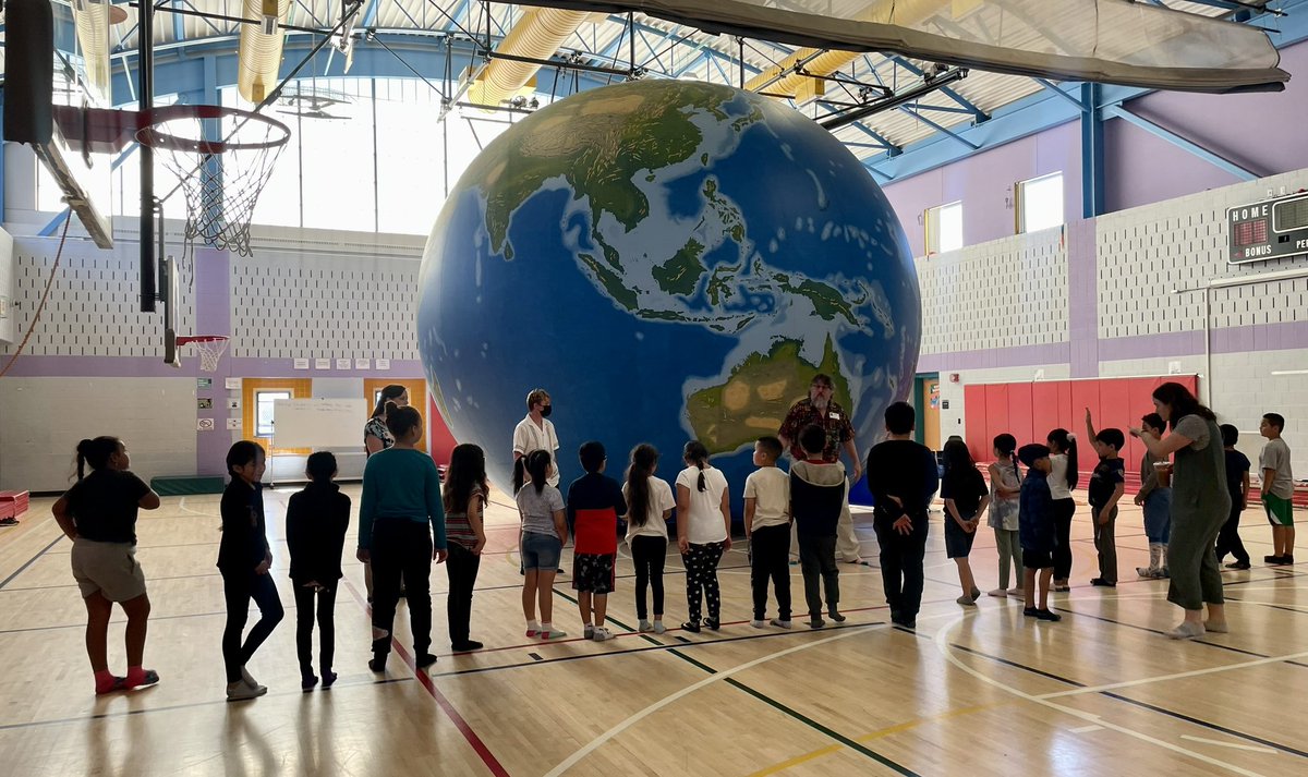 Laura_Hubert's tweet photo. A big thank you to the #ProjectEarthView team for bringing this experience to Chelsea for all of our 2nd grade classes! 🌎 The best way to culminate a year of learning about places around the world! 🗺️ #socialstudies #geography https://t.co/uxoftrVkdi