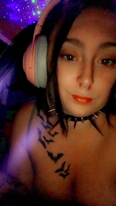 Feeling cute tonight 💋💋💋💋 https://t.co/rwFLEQpofW<a href="/tag/bigolive"class="tags"><span>#bigolive</span></a>