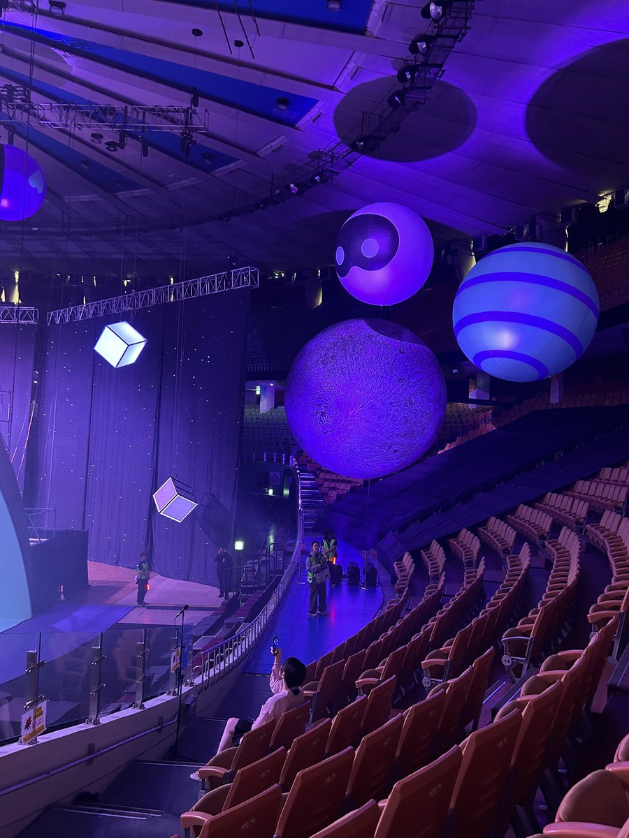seokjinfile's tweet image. omg the stage is wootteo themed 🥹