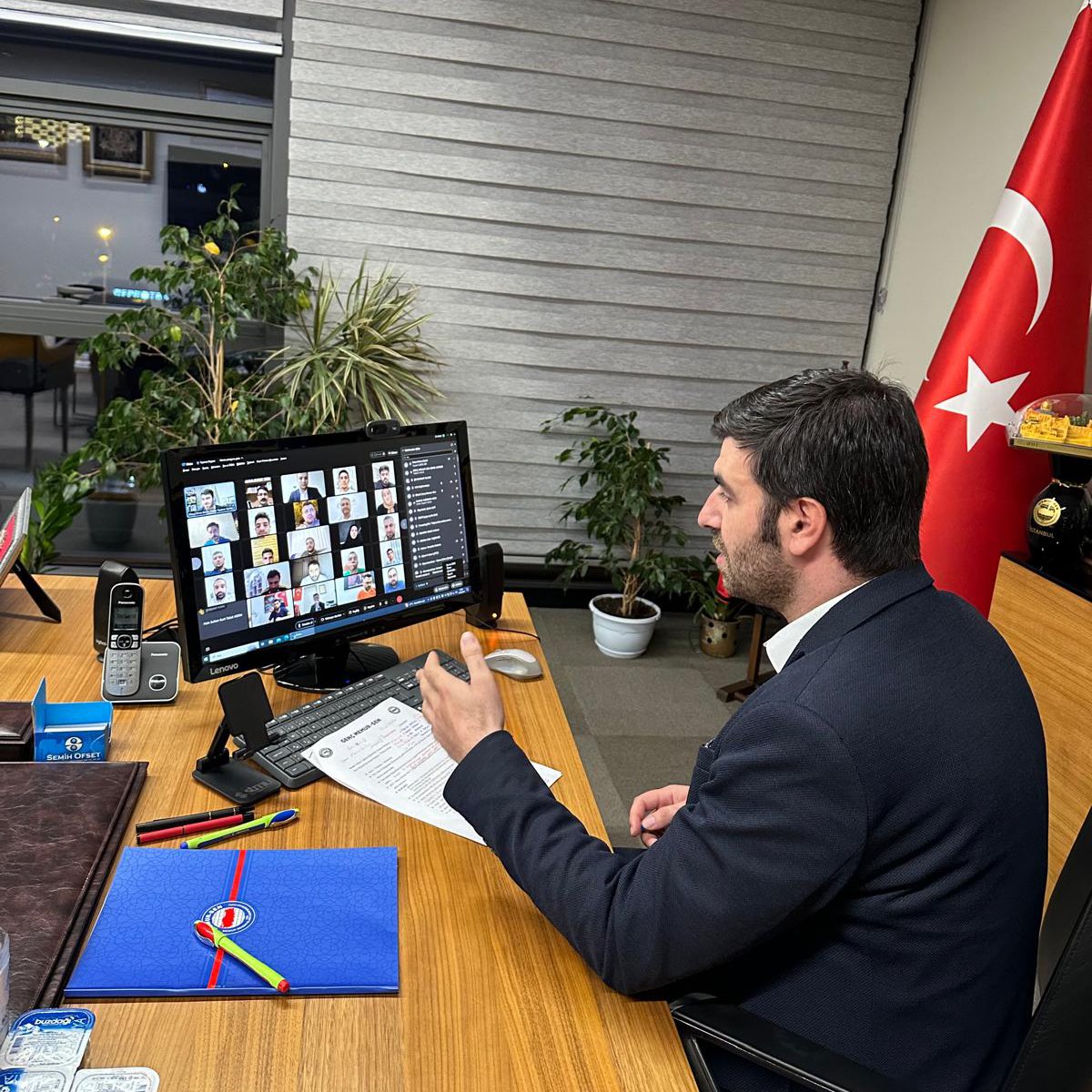 gencmemursen's tweet photo. Memur-Sen Genel Başkanımız Sn. @_aliyalcin_’ın teşrifleriyle Genç Memur-Sen Genel Başkanımız Sn. @mstemrebalci ’nın başkanlığında genel merkez ve il teşkilatlarımızın katılım sağladığı dönem sonu değerlendirme toplantımızı gerçekleştirdik. https://t.co/nKr10teBDr