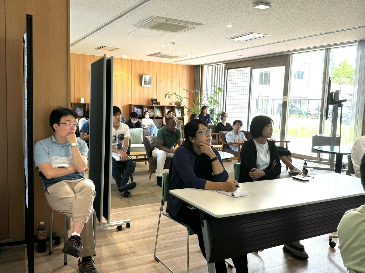 IRCMS_KU's tweet photo. This weeks's WIM was presented by Dr. Weng Wei from Sheng Lab (@5_birds). 🙋♂️It was a great seminar and discussions were insightful!😆
#IRCM #Kumamotouniversity #熊本大学 https://t.co/OoZb49iU6o