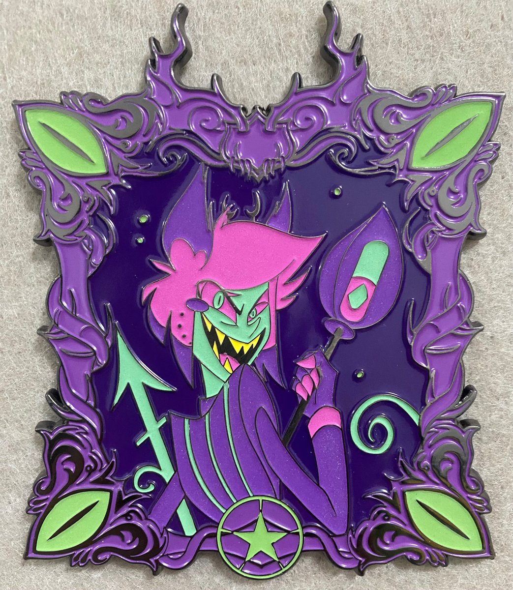 Ui0Ro4Kbq2msAKV's tweet photo. Proudly introduce my Hazbin Hotel AR Pin！4.3 inches，glowing in the dark，AR effect，available to pre-order on Esty now！#hazbinhotel #hazbinhotelalastor #hazbinhotelfanart #glowinthedark #hazbinhotelpin https://t.co/9HIj4s48Q1