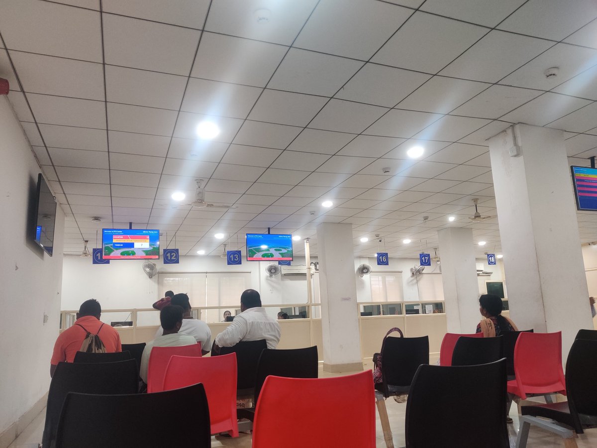basaksoham1996's tweet photo. @STAOdisha Sir, it is 10:45 am now. I am sitting here since 9:45am. All the employees here in RTO Beside Maharaja Cinema Hall are sitting and laughing and using mobile phones and are not opening counters except one. https://t.co/aY8ge99dbm