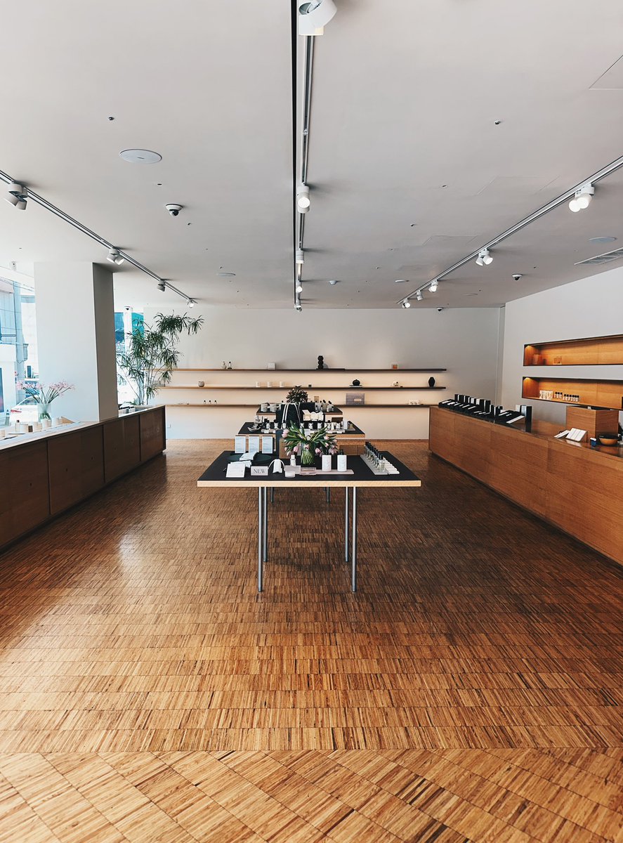 gokuraku_keiba's tweet image. ずっと歩いて、疲れたので休憩中。
#ADER 好きすぎる✨