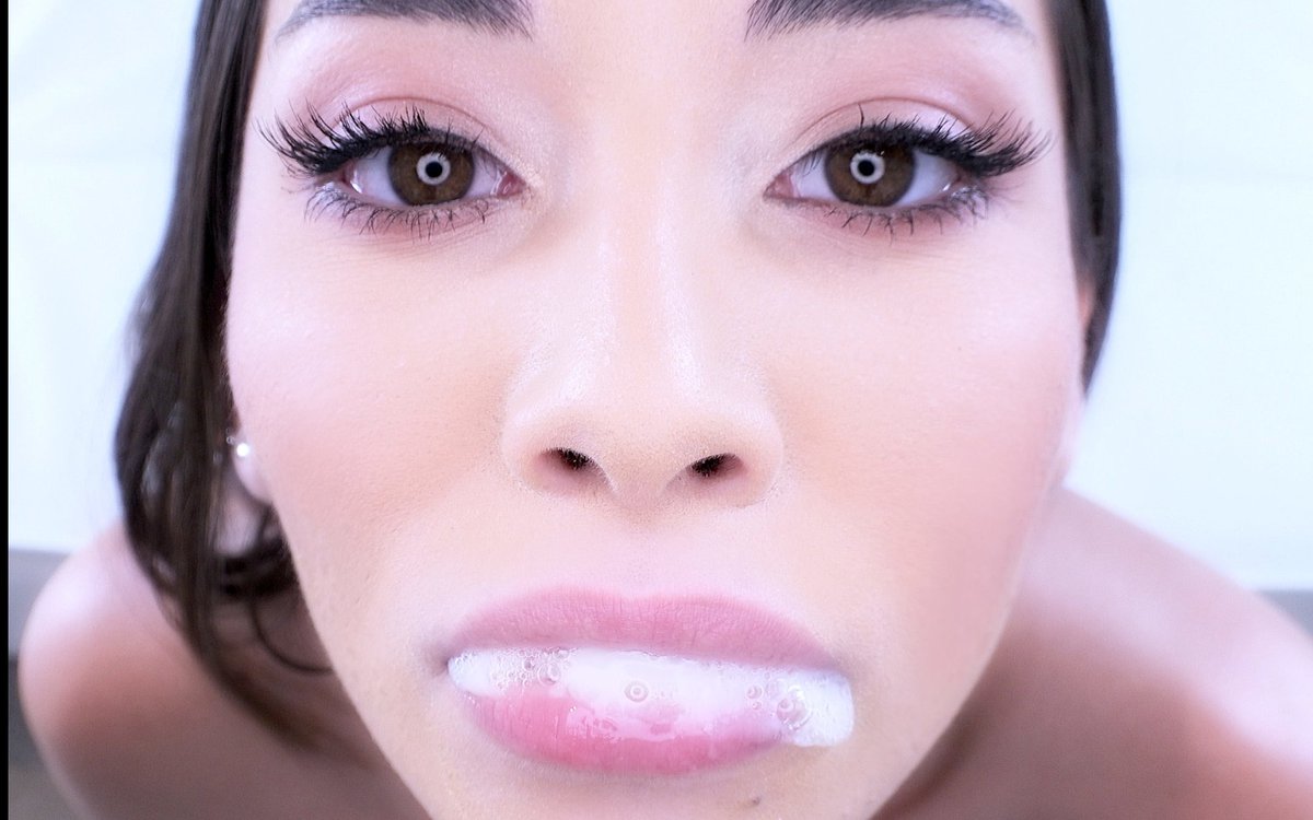 BNWOGarglers's tweet photo. Milky Smile 💦🥛🙂
#arialee #cum #mouthful https://t.co/jb7xX2xGtV