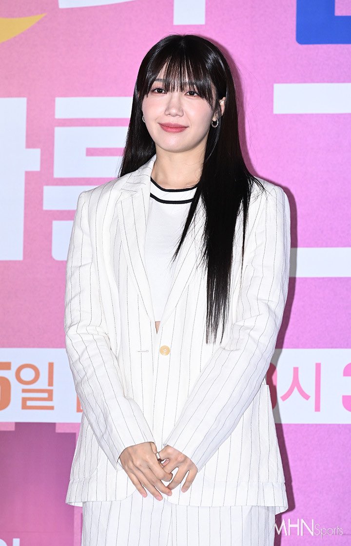 meungupdates's tweet photo. 240613 Miss Night And Day Press Conference

#정은지 #JeongEunji #Eunji @JeongEunJi_X 
#MissNightAndDay #낮과밤이다른그녀 https://t.co/Ey4DvIp4w7