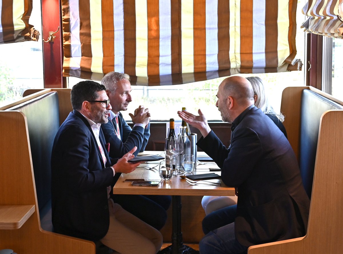 Last nights networking continued with the optional welcome dinner at a local restaurant on the harbour front. Delicious food, crisp wines and lots of great conversation, a great place for delegates to re-connect. #networking #events <a href="/EPDAplastics/">EPDA</a>