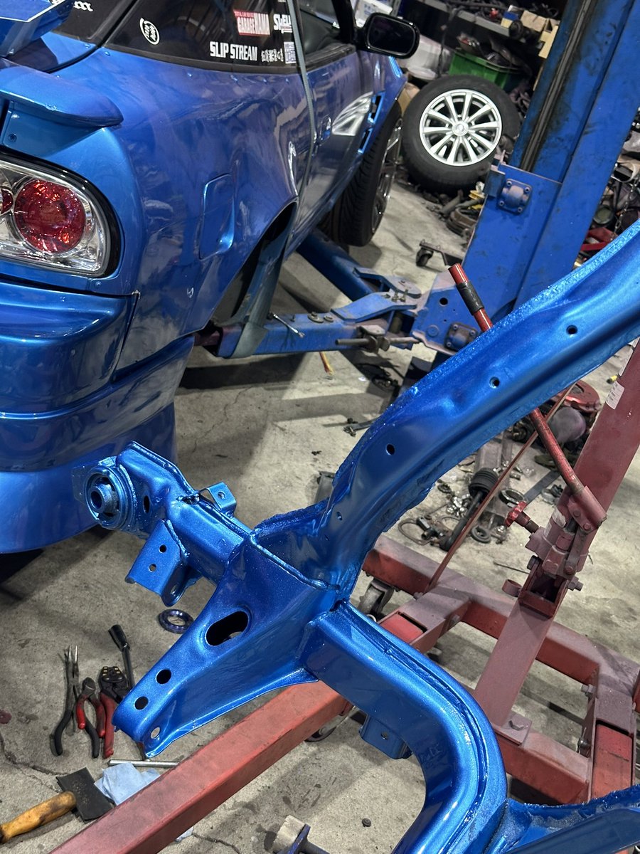 hamadajyuku501's tweet photo. メンバー塗装からのエアロ塗装！
#GARAGEHAMA #車屋　＃濵田塾 https://t.co/ddDCRLJ4zn
