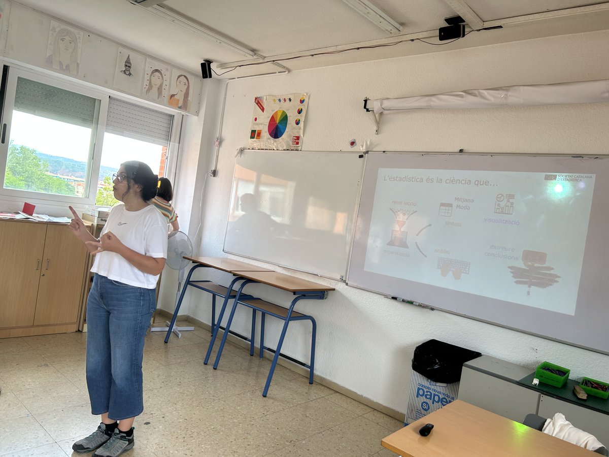 socestadistica (@socestadistica) on Twitter photo 👋 Ahir va haver-hi una nova sessió d'#Institística
📌 A l'institut Joan Oró (Martorell)
🗣️ A càrrec de <a href="/rodero_de/">Lourdes Rodero de Lamo</a> i <a href="/TolobaAndrea/">Andrea Toloba</a>
📢Aquesta iniciativa pretén acostar l'#Estadística i les seves aplicacions als estudiants d'#ESO i #batxillerat #SoCE 👋 Ahir va haver-hi una nova sessió d'#Institística
📌 A l'institut Joan Oró (Martorell)
🗣️ A càrrec de <a href="/rodero_de/">Lourdes Rodero de Lamo</a> i <a href="/TolobaAndrea/">Andrea Toloba</a>
📢Aquesta iniciativa pretén acostar l'#Estadística i les seves aplicacions als estudiants d'#ESO i #batxillerat #SoCE