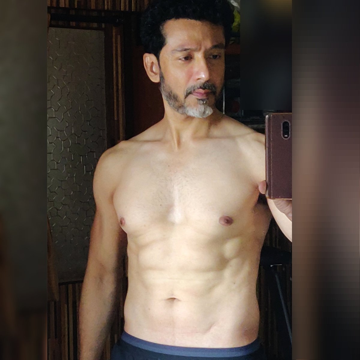 tota_rc's tweet image. The annual shirtless-selfie. Just to show (off) that I still have it...... whatever 'it' is!
#summerbody  #saltandpepper