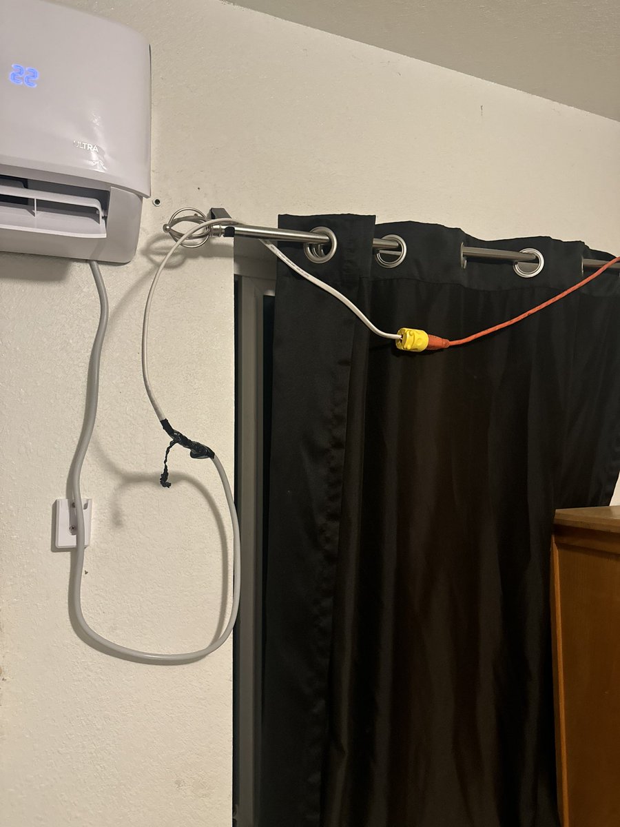 TheGuitarGhost's tweet photo. @PhoenixPolice send your buddies over to freedom Sober living at 3234 e del coa dr 85032 as this “sober” living house is not safe https://t.co/mP3ImmAq52