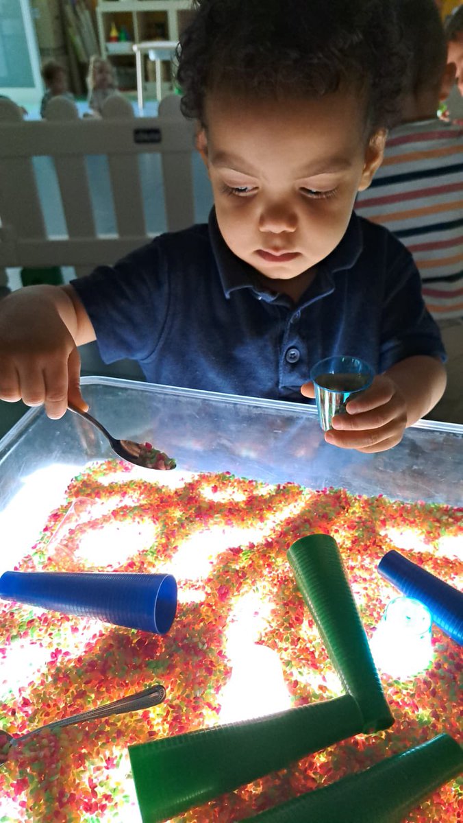 petitsgegantsV's tweet photo. ~EXPERIMENTACIÓ~

Oferim diferents situacions d’experimentació amb diferents materials i contextos per despertar la curiositat per aprendre.

#intensament #escolacompromesa #llar #infantil #Sabadell #matrícula #Vedrunabategaambtu #miradesdeservei #petitsgegantsvedruna https://t.co/mH2XSyhgFE