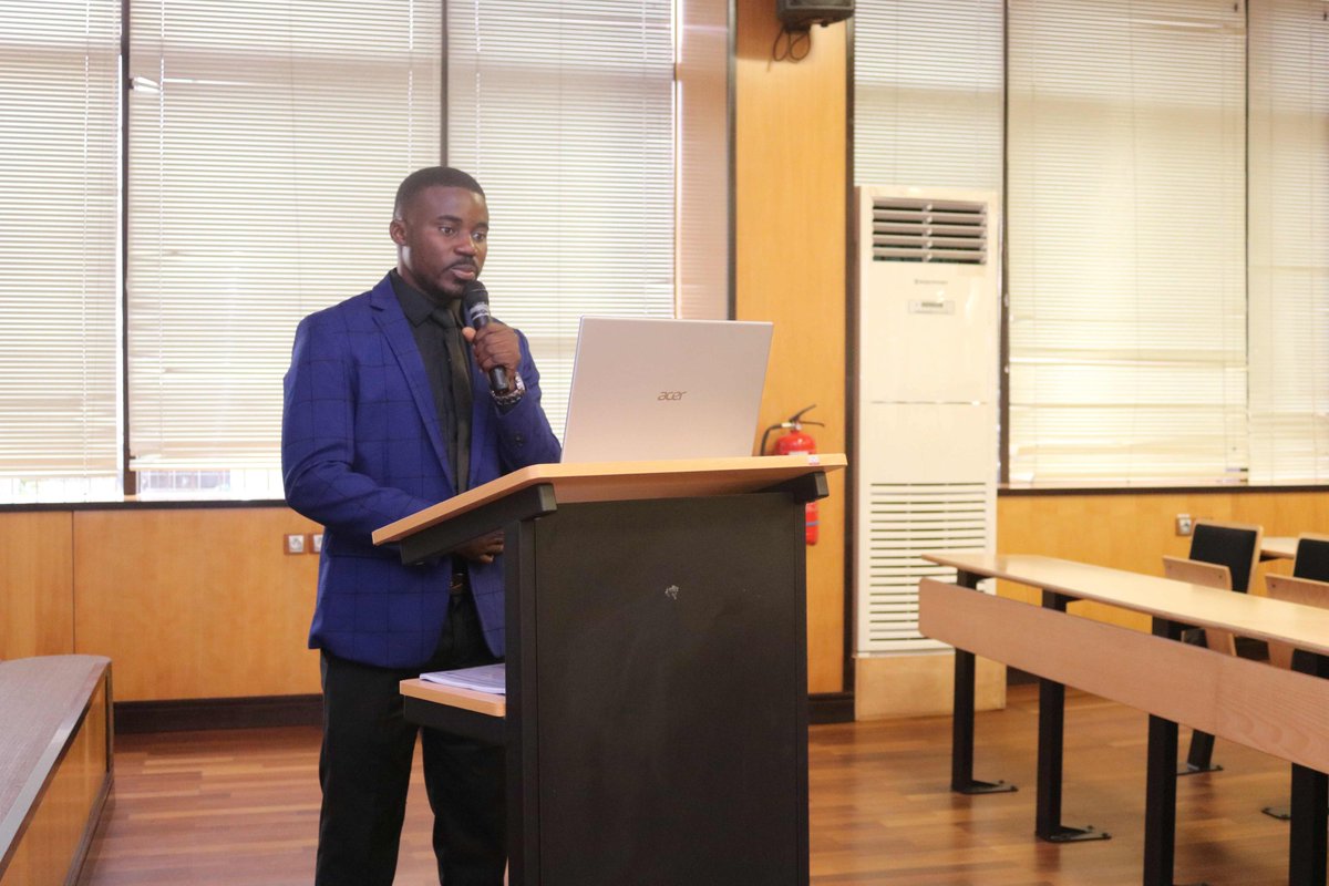 E3MG_Gabon's tweet photo. Début des soutenance des Ingénieurs issus de la promotion 6 en présence du Dr Christian BOUPASSIA devant les enseignats de l'USTM et encadreurs des entreprises partenaires COMILOG et SCIENCE SOLS https://t.co/pXBowfQ4VS