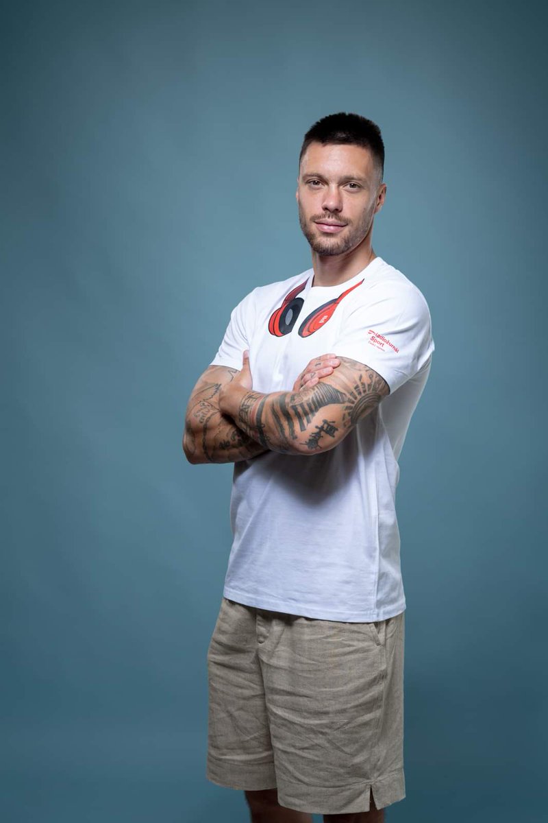 RadiozurnalS's tweet photo. Během Eura 2024 se můžete těšit nejen na přímé přenosy všech utkání, ale i na zajímavé názory a glosy fotbalových expertů 🗣️ Ve vysílání @RadiozurnalS uslyšíte Dušana Uhrina mladšího, Horsta Siegla, Václava Kadlece a Pavla Horvátha ⚽️ https://t.co/JTHJPAHanF