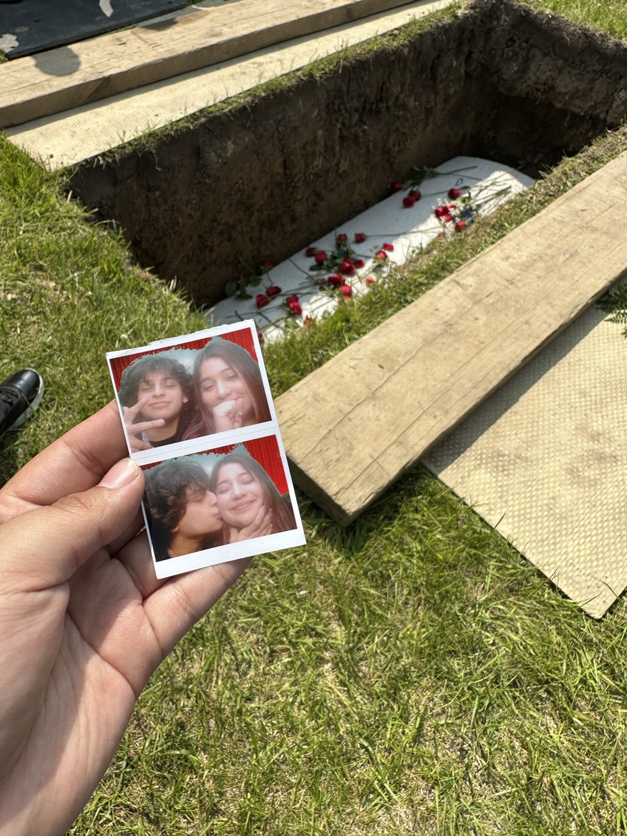 𝖺𝗇𝗀𝗂𝖾🪅🖤. tweet media