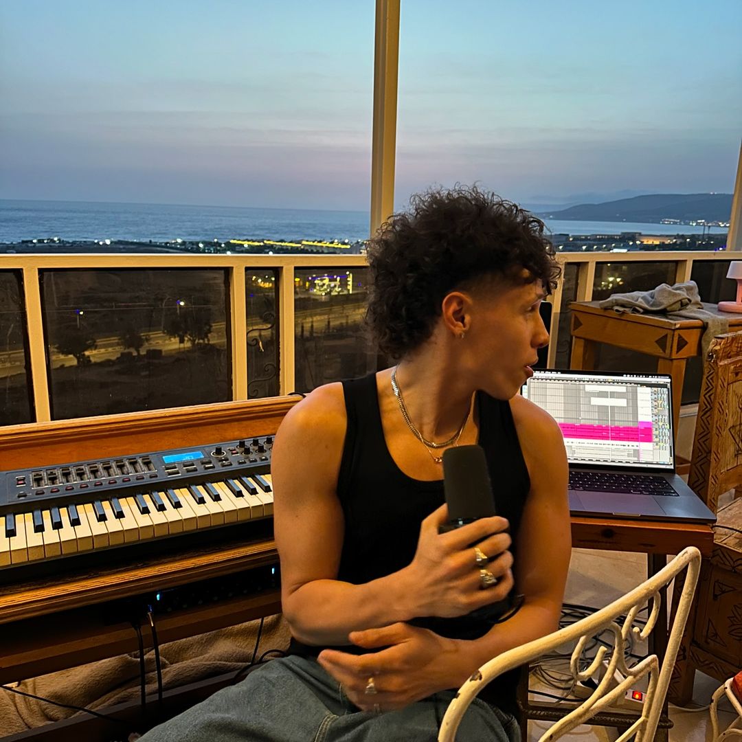 danylchulo's tweet photo. La semaine la + intense de ma vie 🥵 
ti amo ft. mon reuf @StonyStone_cnx ce vendredi partout ! 
TOUT L'ÉTÉ SOUS 💎💎 
pré-save : https://t.co/85cazwVaIL https://t.co/ZGCvOBvdp3