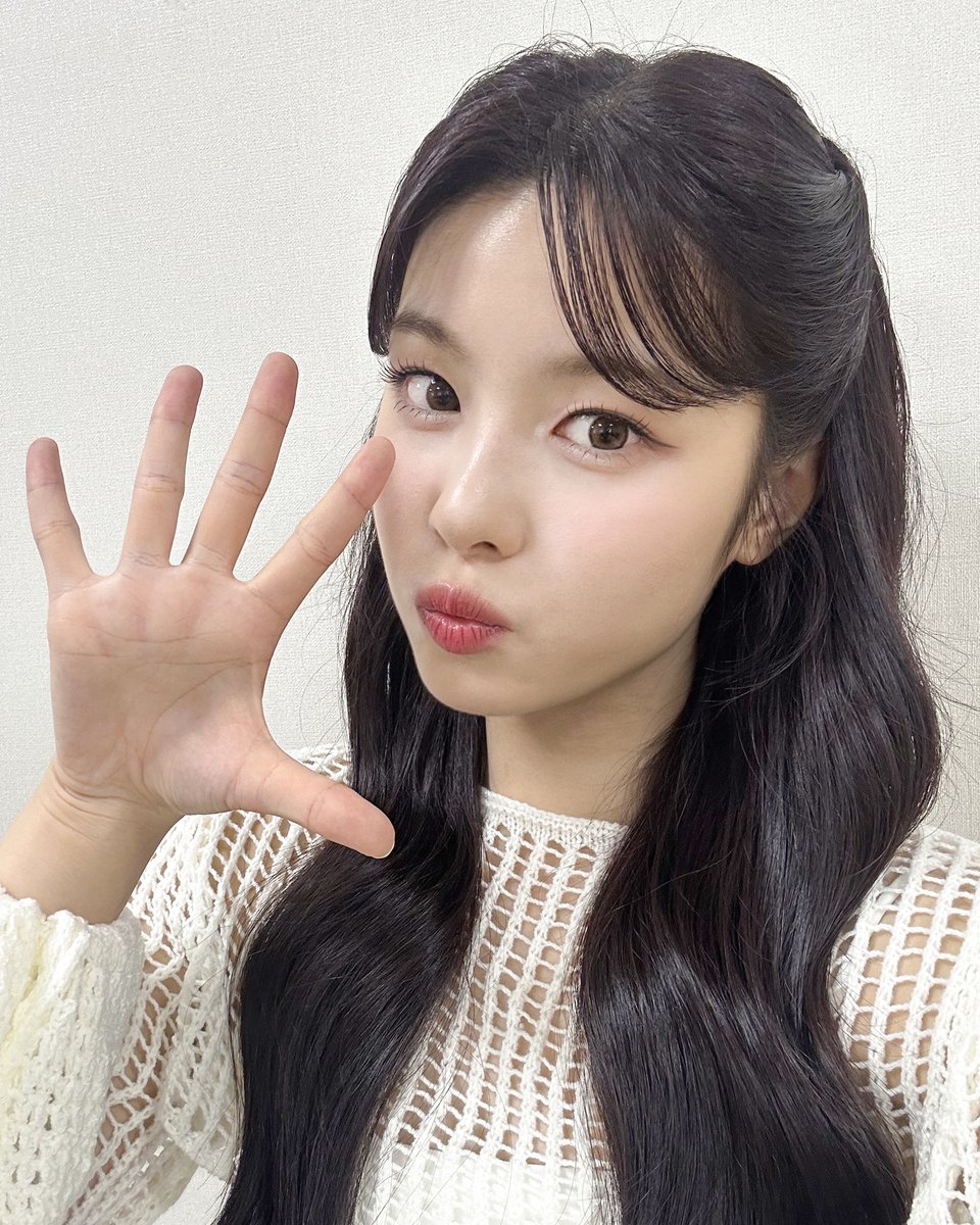 mnetiland's tweet photo. [I-LAND2] 🅘 - 🅟🅗🅞🅣🅞🅓🅤🅜🅟 📸

📢아아, 오늘 밤 9시 30분에 Part.2가 시작됩니다📢 
I-MATE와 함께 한 첫 무대! 잊지 말고 본방사수!🔥

〈I-LAND2 : FINAL COUNTDOWN〉
오늘(목) 밤 9시 30분 본방송

#ILAND2 #아이랜드2 #Mnet #엠넷 https://t.co/CMDaI9CXKx