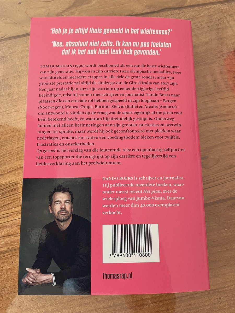 Bieders, De boeken zijn binnen📦. We hebben niet 1 máár 2 exemplaren te veilen. En ze zijn niet alleen gesigneerd door <a href="/tom_dumoulin/">Tom Dumoulin</a> Maar óók <a href="/boers_nando/">Nando Boers</a> zelf heeft zijn ✍️ achtergelaten. 

Opbrengst 100% <a href="/Kinderfonds/">Ronald McDonald Kinderfonds</a> en de hamer valt 29-6! Hoogste bod €100,-
#Homeride #Nando💪