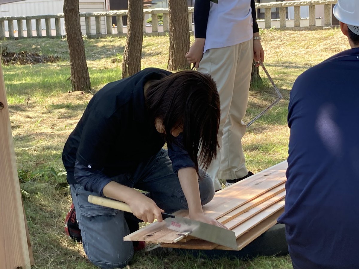 dakara_sado's tweet photo. 昨年鳥居の根継ぎ修復を行った佐渡の住吉神社様。今年は能舞台の壁面修復に取り組んでおります！

#伝統文化と環境福祉の専門学校 #宮大工 #大工 #sado #佐渡 #新潟 #専門学校 https://t.co/WQpIay7r78