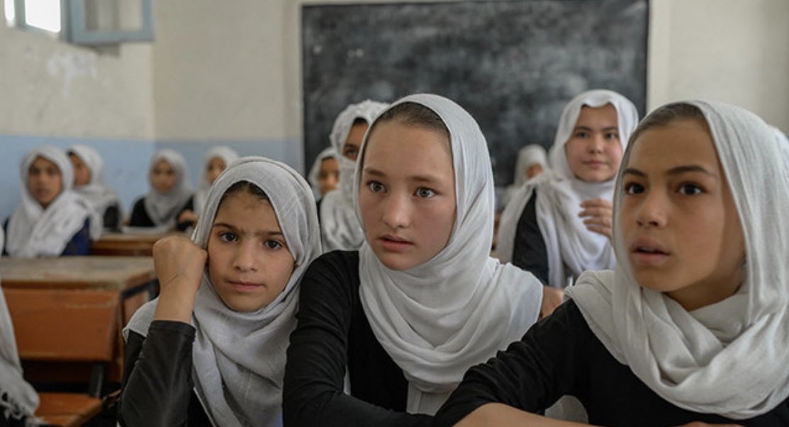SkyYaldaHakim's tweet photo. 1000 days since the Taliban banned teenage girls from school. Education isn’t a privilege, it is a basic human right - a right Afghan girls and women continue to be denied. #LetAfghanGirlsLearn https://t.co/N5m5lasIRi
