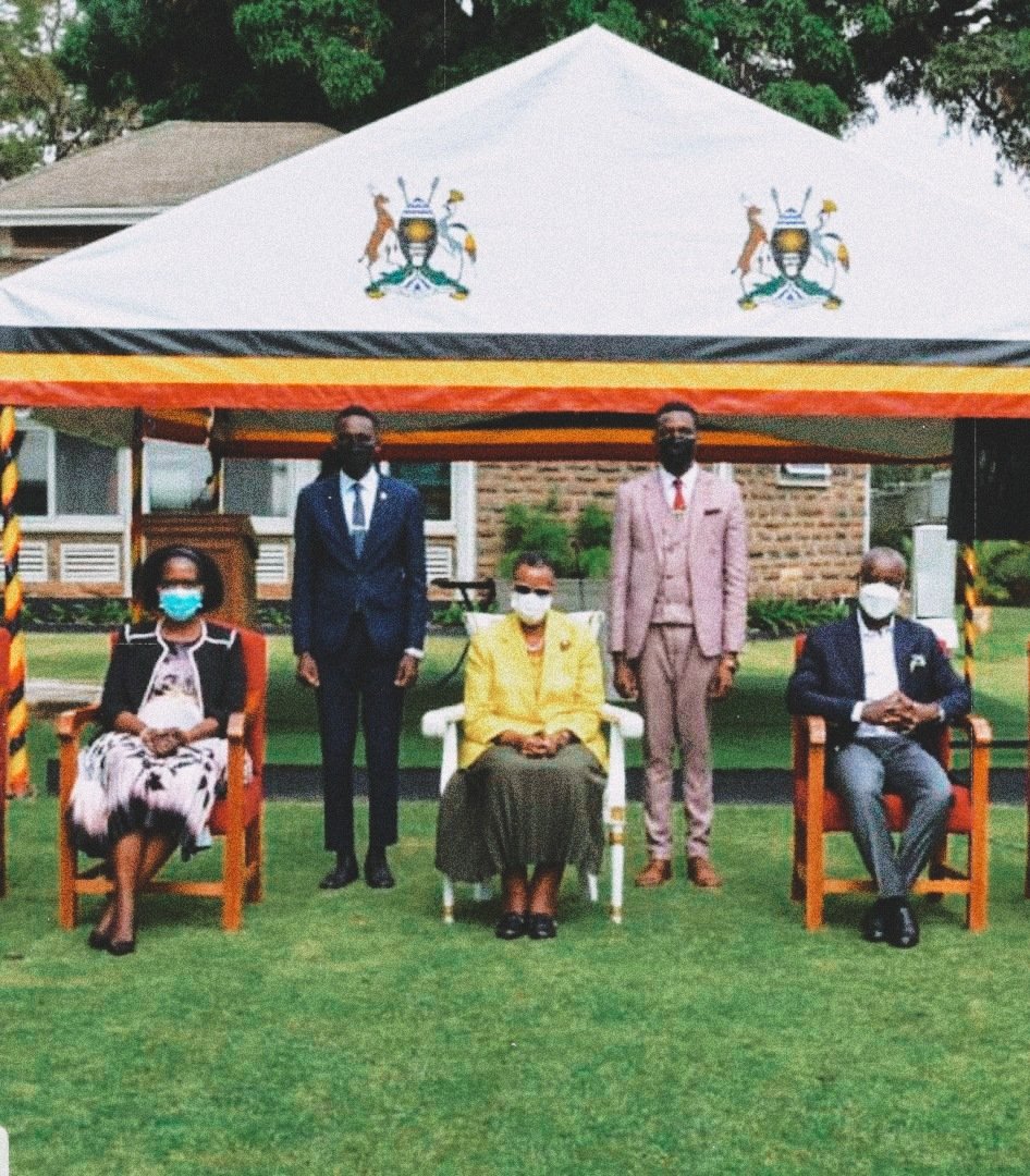 rodney_adroni's tweet photo. I spent my entire Afternoon yesterday at State House - Nakasero with Maama @JanetMuseveni, the First Lady and MoES with other distinguished dignitaries at the Emerging Leaders Programme (ELP) Stake Holders' engagement. @Thomas_Tayebwa and @BetiKamya graced the occasion as well. https://t.co/1i2Mv4cPxu