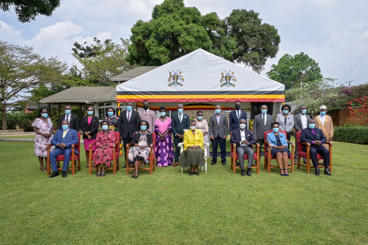 rodney_adroni's tweet photo. I spent my entire Afternoon yesterday at State House - Nakasero with Maama @JanetMuseveni, the First Lady and MoES with other distinguished dignitaries at the Emerging Leaders Programme (ELP) Stake Holders' engagement. @Thomas_Tayebwa and @BetiKamya graced the occasion as well. https://t.co/1i2Mv4cPxu