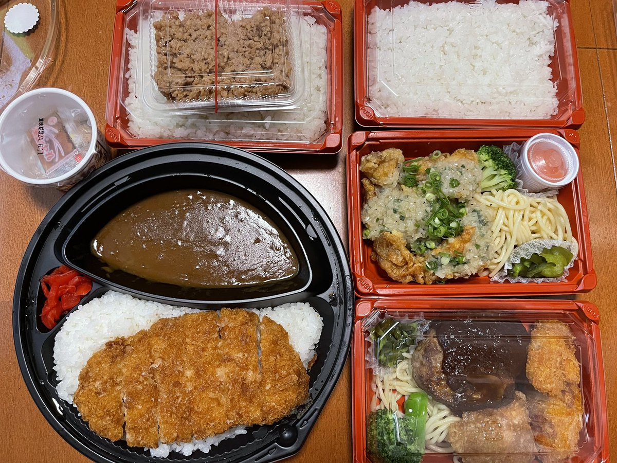 seiyasan0718's tweet photo. おはようございます
6月13日 黄色い戦士
難しい問題でも諦めずに挑戦する日

何かを始めるには迷いや苦労がつきもの
チャレンジする気持ちが自分を後押ししてくれます
テーマを決めて絞る事でより大きな成果に繋がり易いです
 
木曜日です、よい１日をお過ごしください

6月は大谷さんのHRの季節でしょ✨
僕は1日一食なのですが少し量が多めです
今年の僕の誕生日はお店の定休日の様で
14年目で初めて、どうしましょ
ループがマンション下に大量にきたり
母に渡したユリの花を母が描いていました

あなたに必要なものはベストなタイミングであなたに届けられます
上手くいく事だけを考えていて下さい
今この瞬間に与えられているモノに目を向けて下さい
マスター達があなたに寄り添い、あなたに必要なものはこれからも与えられると伝えています
与えられているものに目を向けて下さい
あなたにはこれまでも必要なものは与えられてきました
先のことは未来で処理されていきます
今ここだけを見ていて下さい
大丈夫、上手くいく
あなたの心が落ち着いてくれば、
やがて大丈夫な現実が見えてくる筈です
自分の中に穏やかな気持ちを
取り戻していきましょう