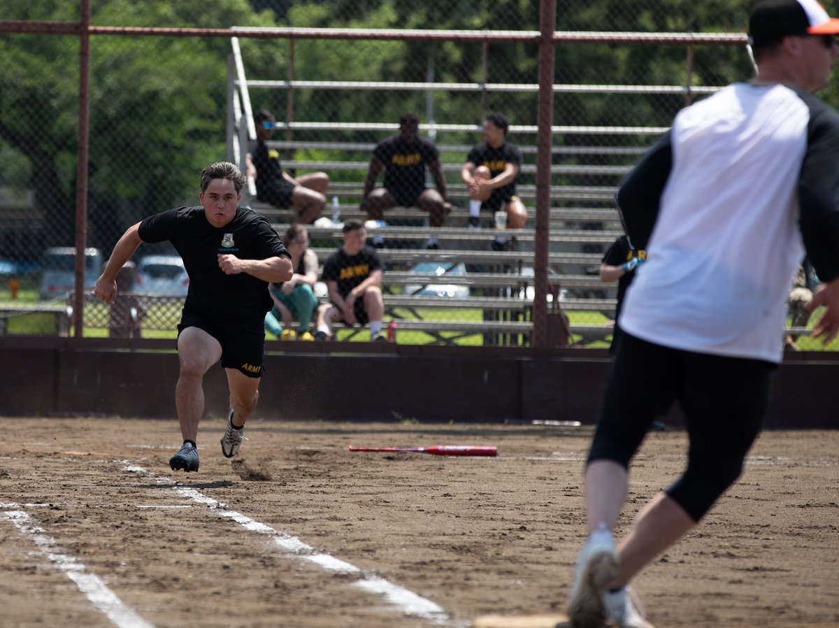 USARJ_PAO's tweet photo. CAMP ZAMA - Army Week Day 3 Softball
On the third day, under a clear sky, they swung their bats and the runners ran. Everyone, regardless of rank, enjoyed the game.
#ArmyWeek #ArmyBirthday #ArmyTeam #Soldiers #IchiDan @USFJ_J  @USARPAC  @INDOPACOM  @DeptofDefense  @USArmy https://t.co/tCQCd8fX61