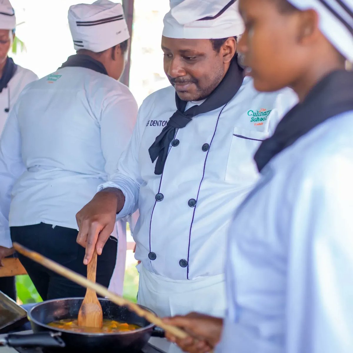 tcs_ug's tweet image. 🍳🌿 Where flavors blend and culinary dreams take flight! 🌟🇺🇬 🌟🍽️

We are Located in Ntinda - Opposite Kigowa Road next to Dembe city complex! 

For more information, please Call / WhatsApp 0750848250

#culinaryschool #food #recipes #ugandaculinaryschool