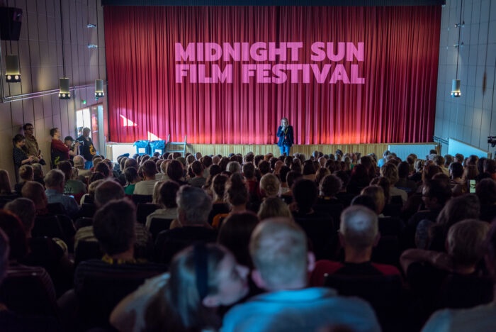 ¡Atención Finlandia!
El director y productor de cine 🇲🇽Alfonso Cuarón será uno de los invitados especiales en el <a href="/msfilmfest/">Midnight Sun Film Festival</a>, en donde participará en una conversación con el director artístico 🇫🇮 Timo Malmi el 15 de junio a las 10:00 hrs.

Consulta: msfilmfestival.fi/ohjelmakartta/