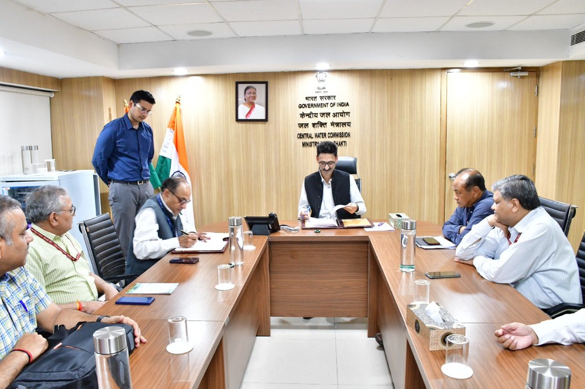 IIT Roorkee and the Central Water Commission have allied to tackle water management and urban flooding. Using advanced research and data-driven methods, they aim to boost irrigation efficiency, combat climate change, and enhance flood resilience. #IITRoorkee #CWC #WaterManagement