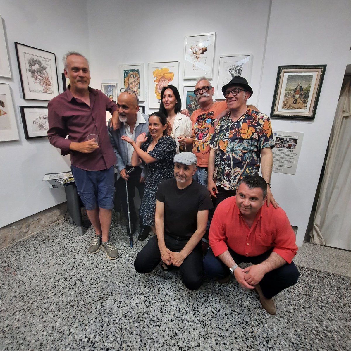 Quei15bcn's tweet photo. En temps de rigor informatiu no hi ha res millor que una mica de 'Cítric, humor gràfic i caricatura a Barcelona'.
👉 Kim, Kap, Ant, Lluïsot, Eli Speranza, Leo Rodríguez, Sandersen, Pedro Espinosa, Jésica Cichero fan més crítica social en un dibuix que 100 tuits!
📆 Fins al 6/07 https://t.co/JJtb9LaC4c