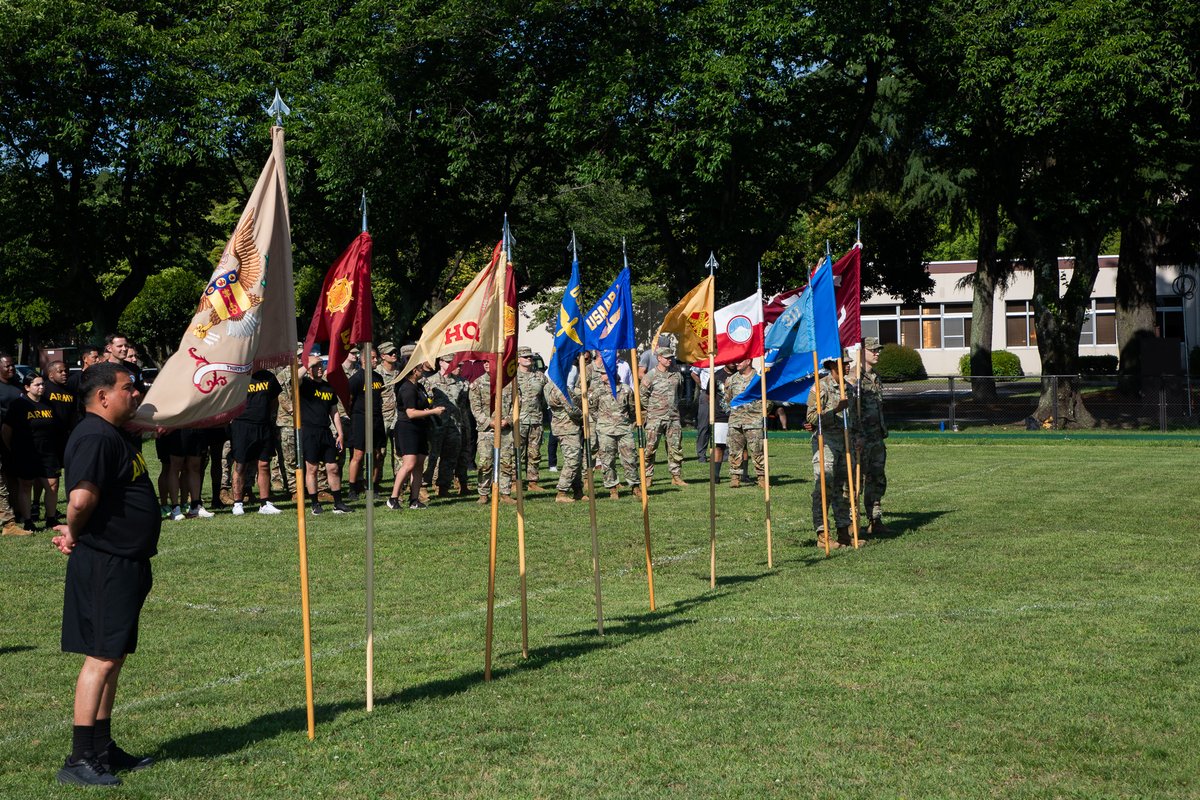 USARJ_PA's tweet photo. 陸軍週間表彰式。6月12日、ソフトボールの試合の後、在日米陸軍副司令官テリー・ブッチャー大佐は、陸軍週間中の在日米陸軍隊員ら・各部隊の活躍を高く評価しました。
#ArmyWeek #ArmyBirthday #ArmyTeam #Soldiers #IchiDan @USFJ_J @USARPAC @INDOPACOM @DeptofDefense @USArmy https://t.co/b4rgUy5DKn