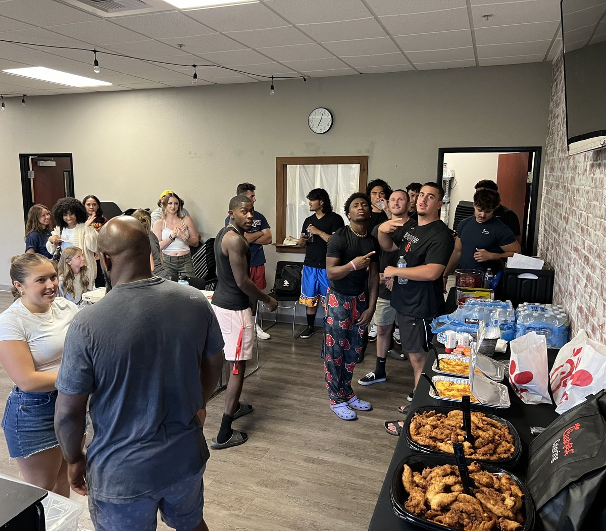 GCCstdntflwship's tweet photo. Love our church fam!!! Join us Wednesday’s nights for Dinner &amp; Bible Study https://t.co/DydlnMu3Q4
