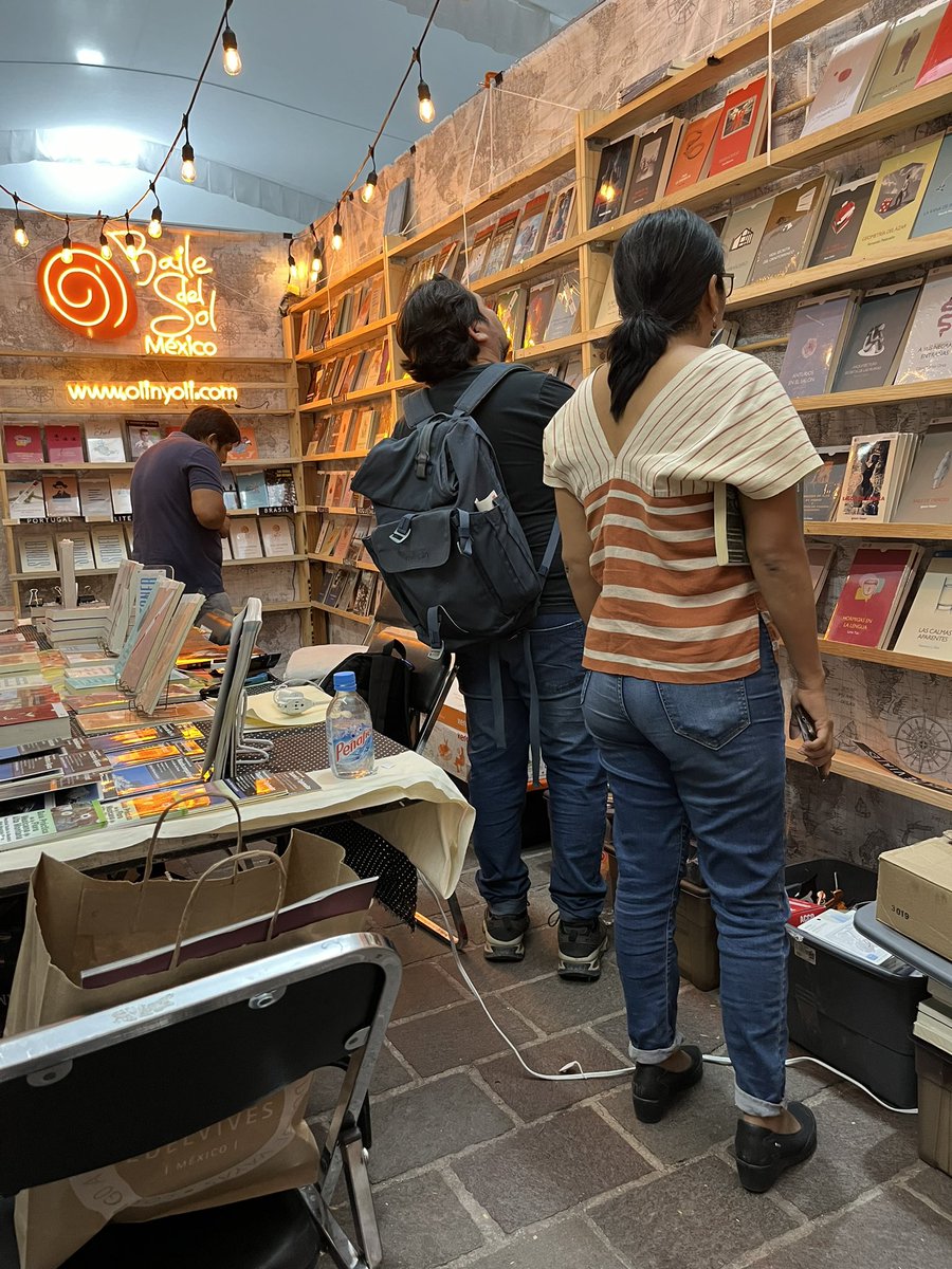 bailedelsol's tweet photo. Nos encontramos en la Feria Internacional del Libro de Coyoacán, en Ciudad de México. En el jardín central de Coyoacán. Termina el próximo domingo 16 de junio. Encuéntranos en el stand 90. Todos los títulos disponibles de Baile en México en un solo lugar. https://t.co/UegAtUaIUL