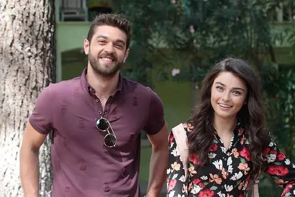 Ayça Ayşin Turan ve Furkan Andıç’ın başrolünü oynayacağı ve Prime Video’da yayınlanacak olan #39Derece filminin genel konusu:

Fatih, tıpkı kendi gibi sakin bir karaktere sahip olan Türkiye’nin sahil şehirlerinden birisi İzmir’de doğup büyümüştür. Ege ise İstanbul’un