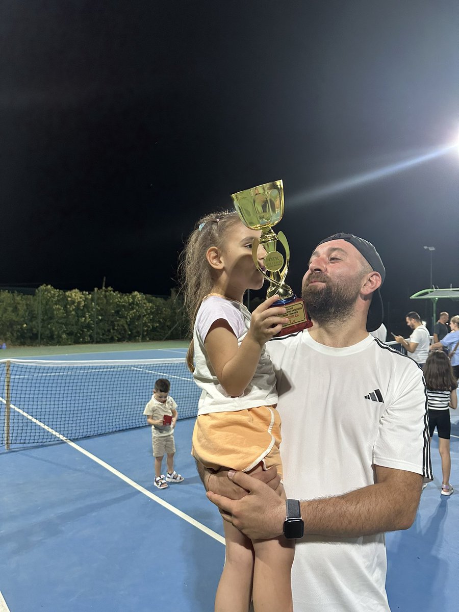 3 ay önce : Yeter tenis muhabbetiniz 
Şimdi :