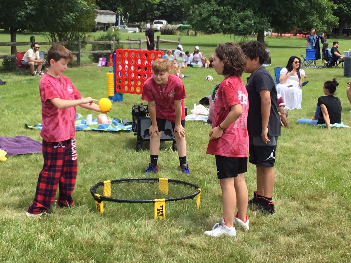 Mrs. Ayres tweet media