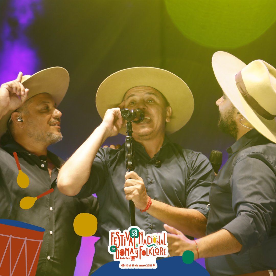 ¡Qué trio! 🎤 Los Cantores del Monte traen el folklore al escenario para que las parejas salgan a bailar por todos los rincones del anfiteatro 💃 #ColoryCoraje #FestivalJM #JesúsMaría #Edición59 #EneroEnLaPiel