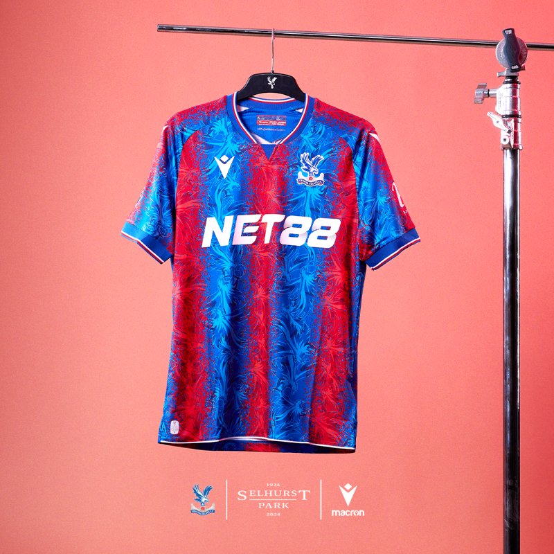 centregoals's tweet photo. 🚨🚨| 𝐎𝐅𝐅𝐈𝐂𝐈𝐀𝐋: Crystal Palace release their new 2024-25 home kit. https://t.co/yPkF6S1VeK