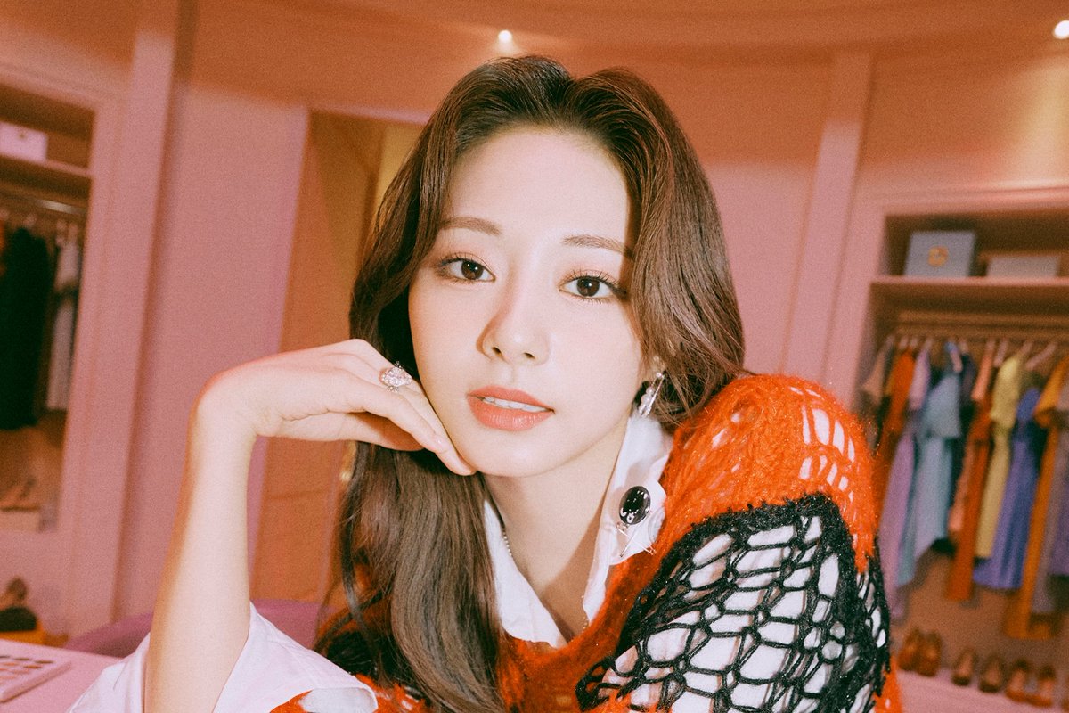 OneilyMusic's tweet photo. Happy 25th birthday to the amazing TZUYU of TWICE! https://t.co/79ECDqR30C