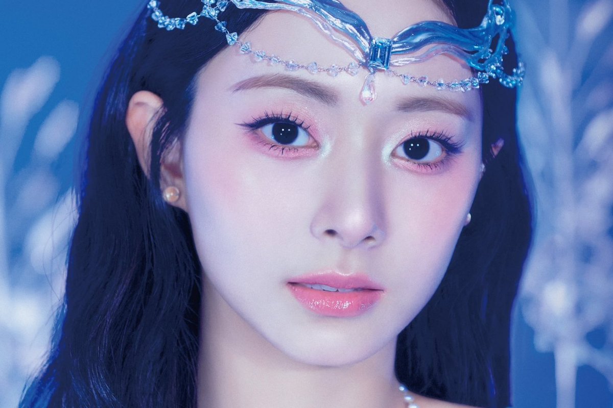 OneilyMusic's tweet photo. Happy 25th birthday to the amazing TZUYU of TWICE! https://t.co/79ECDqR30C