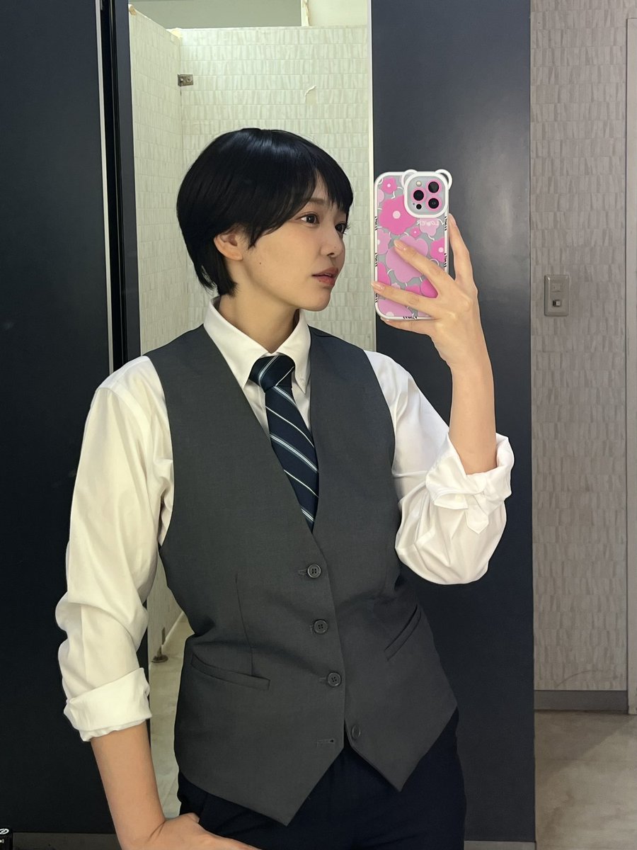 同一人物。 https://t.co/WV9NPmnKeh