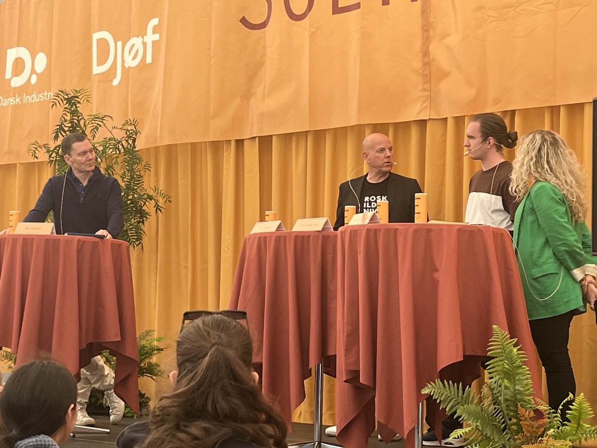 Hanne Leth Andersen (@hannelethruc) on Twitter photo Det er ikke snyd at bruge AI til eksamen! <a href="/lauge_bach/">Lauge Lunding Bach</a> Men vigtigt med deklaration og differentiering, så der både er egne dybe færdigheder og personlige kompetencer. Way to go: altid to ben 👍👍 #ai #uddpol Det er ikke snyd at bruge AI til eksamen! <a href="/lauge_bach/">Lauge Lunding Bach</a> Men vigtigt med deklaration og differentiering, så der både er egne dybe færdigheder og personlige kompetencer. Way to go: altid to ben 👍👍 #ai #uddpol