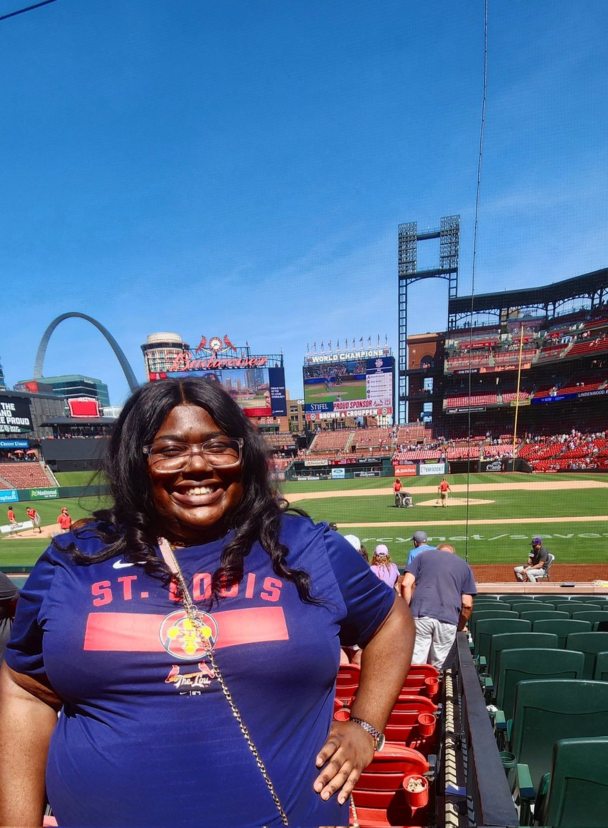Brenezzi's tweet photo. The sky line at Busch stadium is top tier! Downtown St. Louis was a vibe and game day is an all day party for Cards fans. BallPark Village was cool as well. 10/10. #MLBTour https://t.co/uKRLVnT6vd