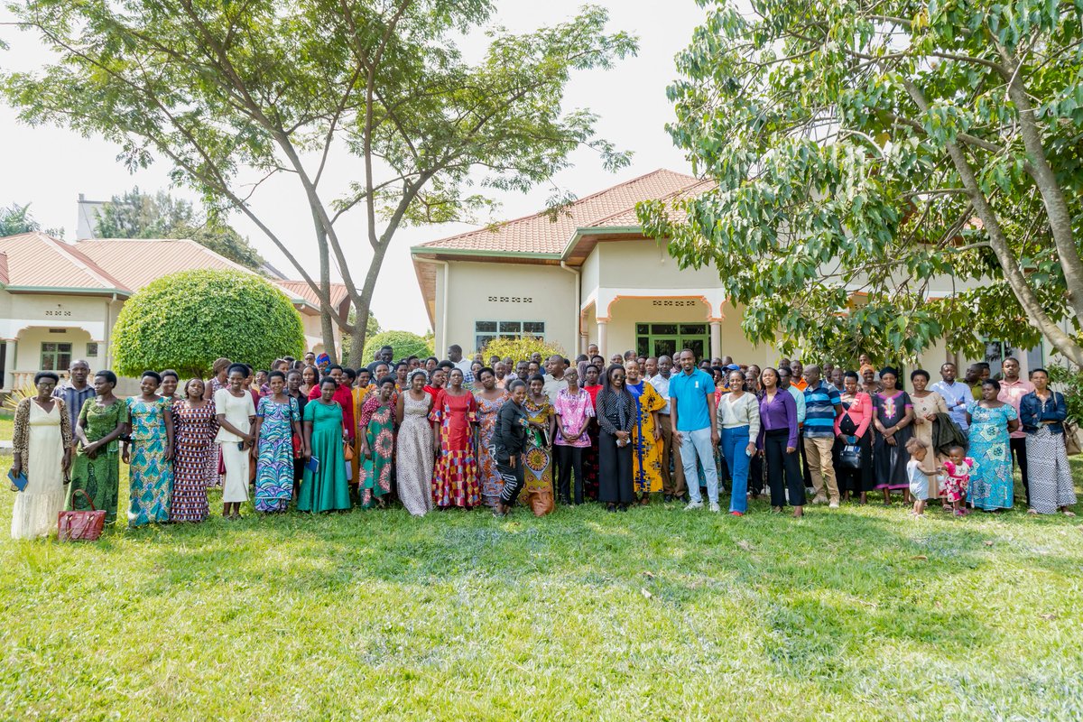 ywprwanda's tweet photo. Happening now! Workshop organized by @ywprwanda in partnership with @WaterAidRwanda and @BugeseraDistr, piloting tools for community engagement. Participants are engaging in open discussions to address underlying WASH gender inequalities in their community. https://t.co/mRXfDFZZJD