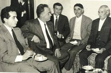 ulkucuarsiv's tweet photo. "Asalet sahibi, herkesin yardımına koşan, vefâ duygusu zirveye çıkmış olan, kendi muhtaç iken başkasına veren, isteyeni geri çevirmeyen, inancı, heyecanı, öfkesi, muhabbeti millî olan Dündar ağabey huzur içinde uyu.

Çünkü sen gönüldaşlarınla daima berabersin..." https://t.co/JxkHknZylf