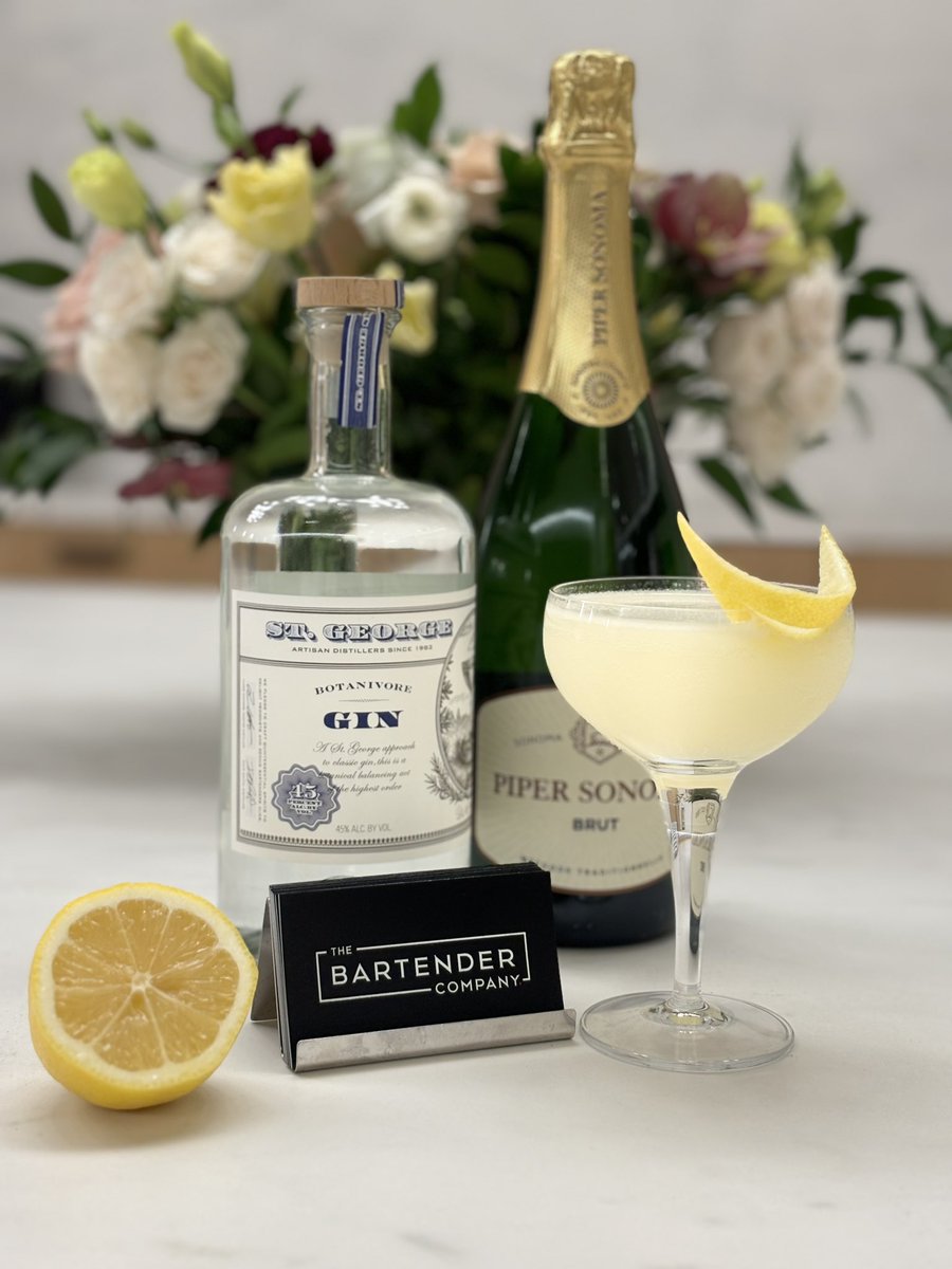 BartenderComp's tweet photo. ginvincible [jin-vin-si-bal] (adjective) - The temporary notion that one can ‘take on the world’ after the consumption of one too many gins. #gincidents #regineration #gindependent https://t.co/fc6WSCYM1e