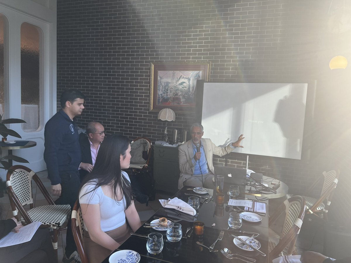 University of Toronto Cardiac Surgery (@uoftcvsurgery) on Twitter photo Our residents and staff discussed the most recent Partner 3 and Evolut trials. PGY5 Dr. Rodolfo Rocha presented, and Dr. Gideon Cohen served as the discussant. <a href="/BobbyYanagawa/">bobby yanagawa</a> <a href="/UofTSurgery/">U of T Department of Surgery</a> Our residents and staff discussed the most recent Partner 3 and Evolut trials. PGY5 Dr. Rodolfo Rocha presented, and Dr. Gideon Cohen served as the discussant. <a href="/BobbyYanagawa/">bobby yanagawa</a> <a href="/UofTSurgery/">U of T Department of Surgery</a>